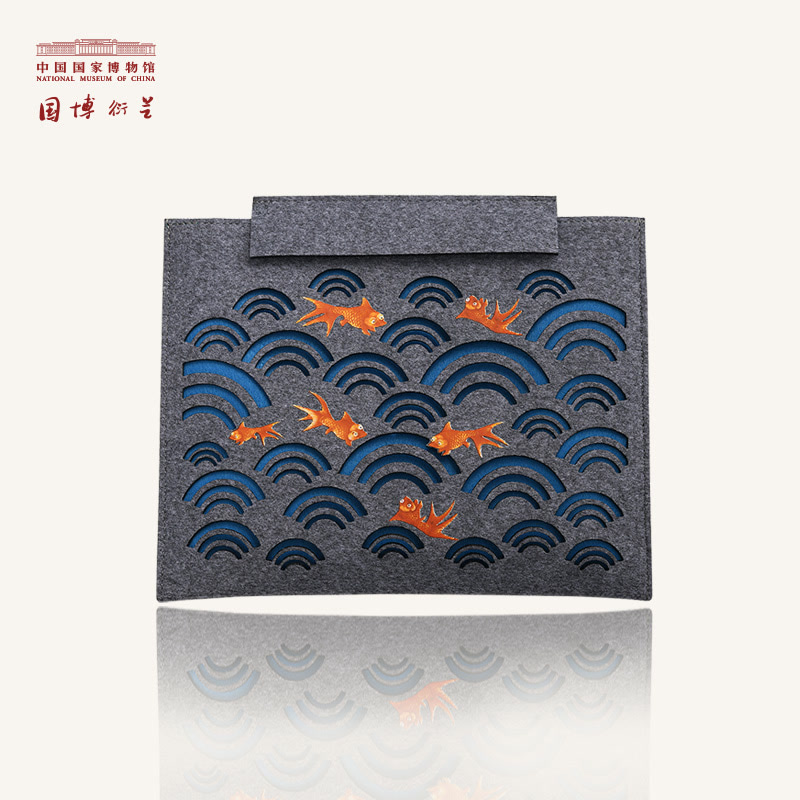 中国国家博物馆 红彩金鱼毛毡信封手拿包